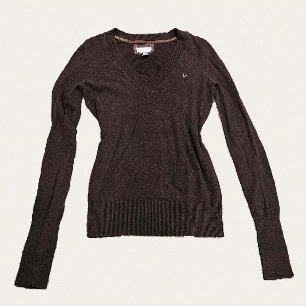 true y2k American Eagle chocolate colored cozy sweater